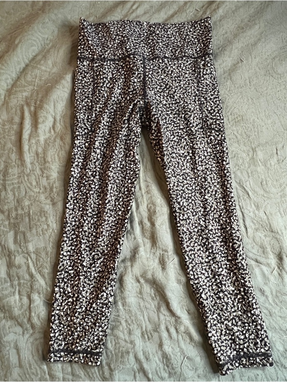 Athleta Women’s 7/8 Tight Workout Leggings with Pockets Size Medium